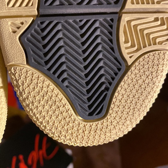 Jordan 4 - Picture 7 of 9